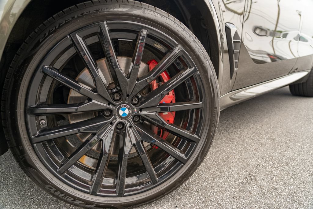 Used 2024 BMW X5 M60i AWD/4WD image 3