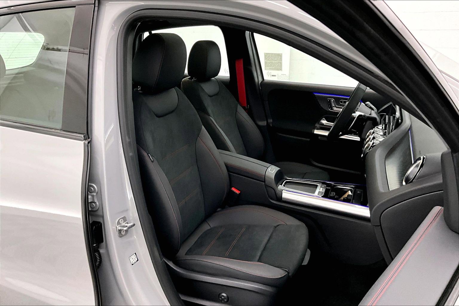 New 2026 Mercedes-Benz GLA 35 AMG 4MATIC image 5