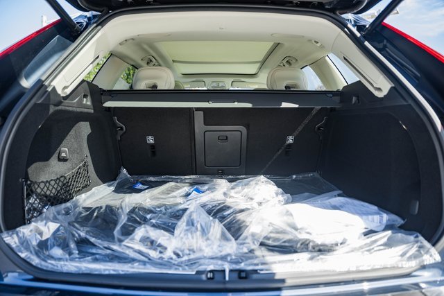 New 2026 Volvo XC60 B5 Ultra w/ Protection Package Premier image 9