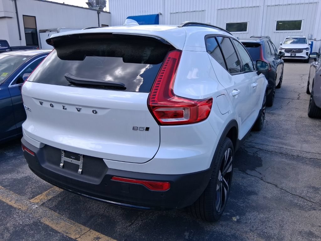 New 2026 Volvo XC40 B5 Plus w/ Protection Package Premier AWD/4WD image 6