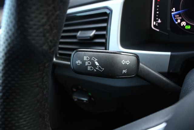 Used 2023 Volkswagen Atlas Cross Sport SEL R-Line image 13