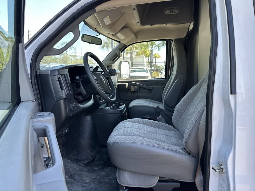 New 2024 Chevrolet Express 3500 w/ Power Convenience Package RWD image 18