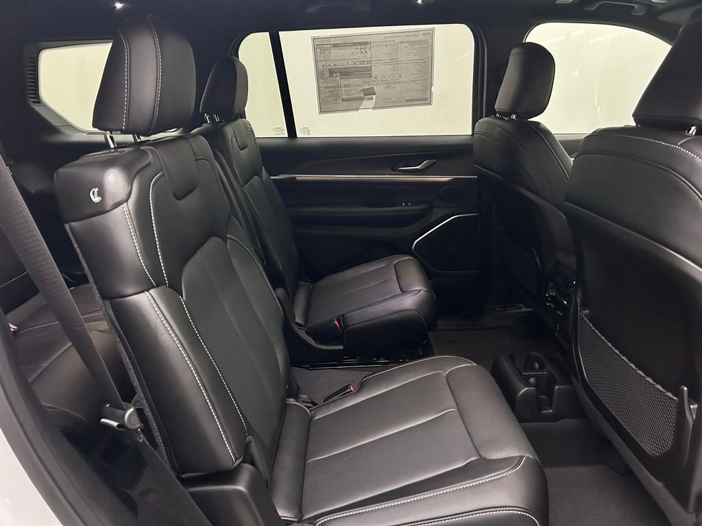 New 2026 Jeep Grand Cherokee L Limited AWD/4WD image 17