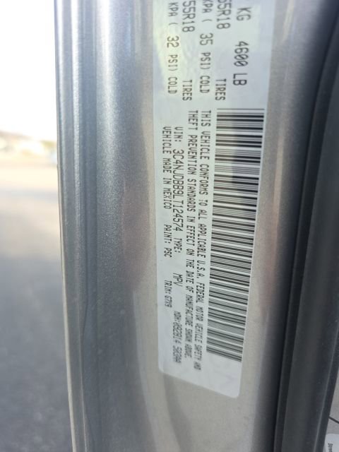 Used 2020 Jeep Compass Latitude image 8