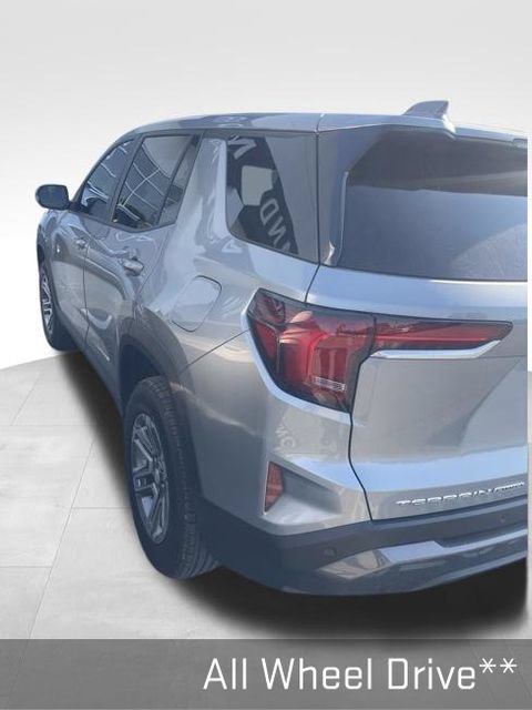 Used 2025 GMC Terrain Elevation AWD/4WD image 3