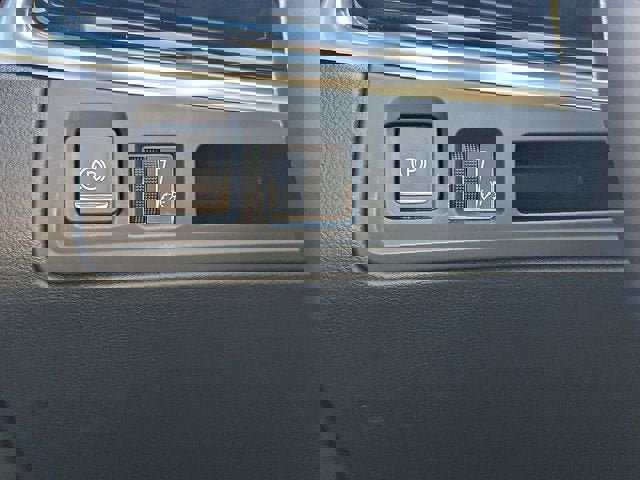 New 2025 Cadillac XT6 Luxury image 25