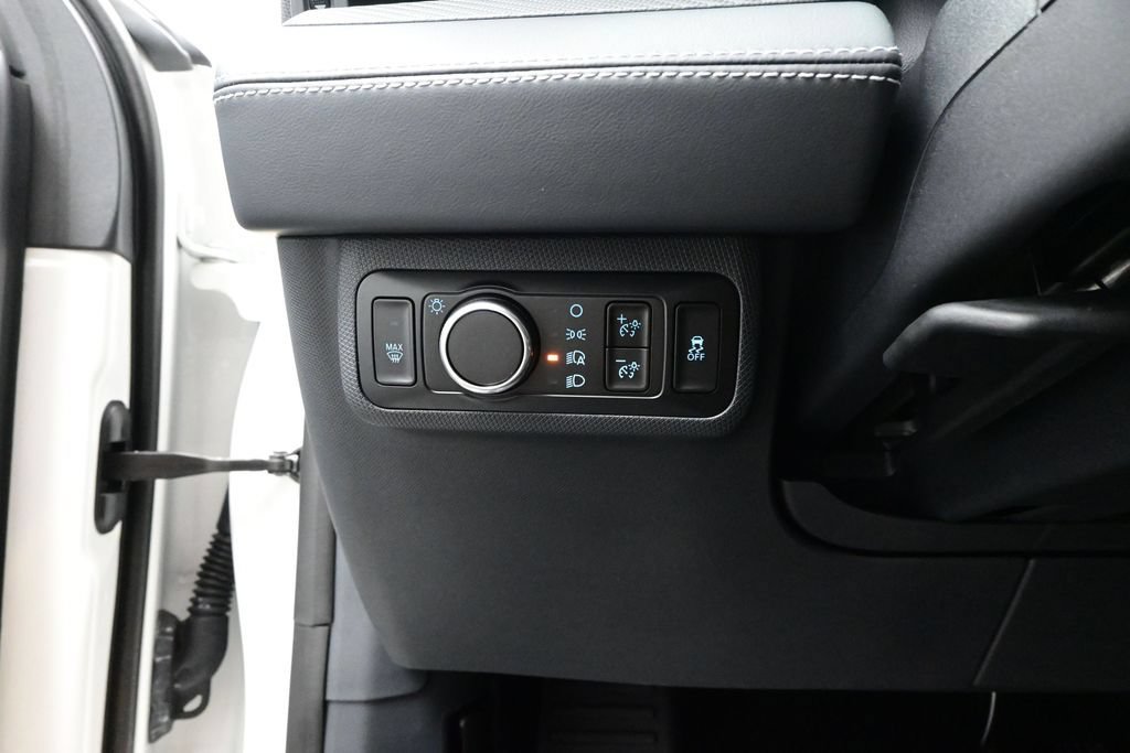 Used 2025 Ford Mustang Mach-E Select RWD image 15