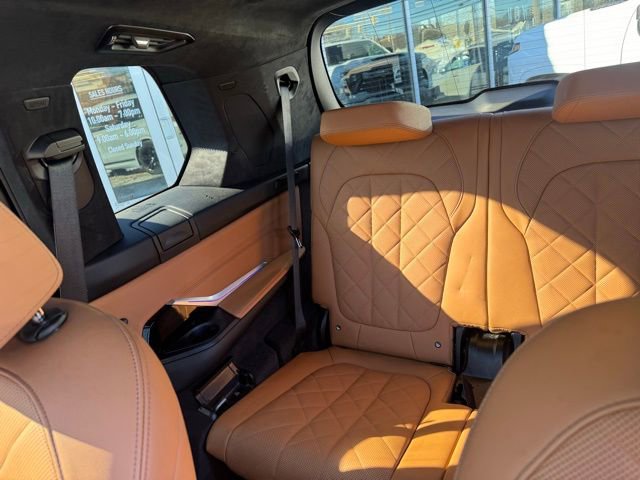 Used 2023 BMW X7 xDrive40i w/ M Sport Package image 46