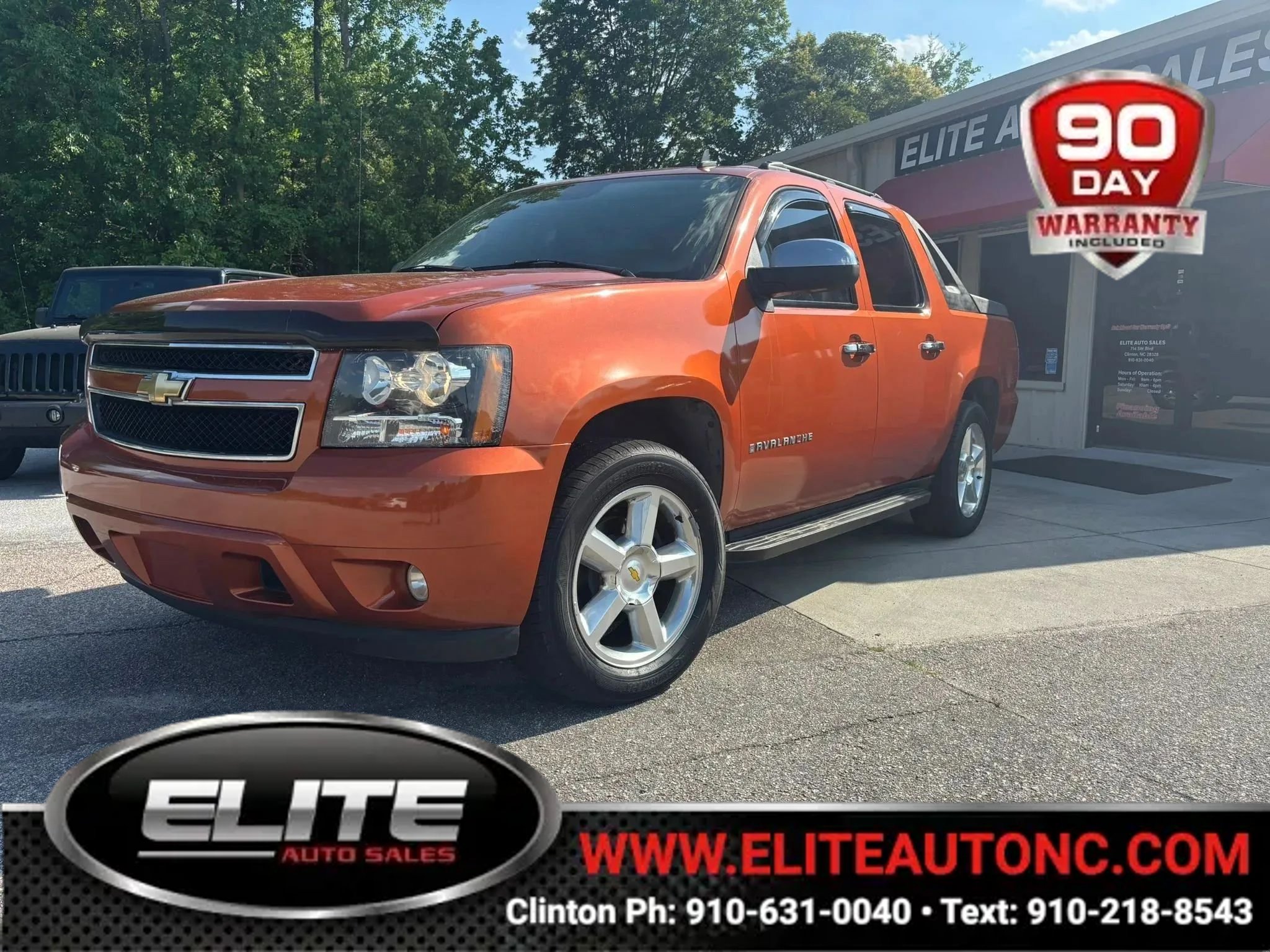 Used 2007 Chevrolet Avalanche LTZ w/ LTZ Preferred Equipment Group RWD image 1