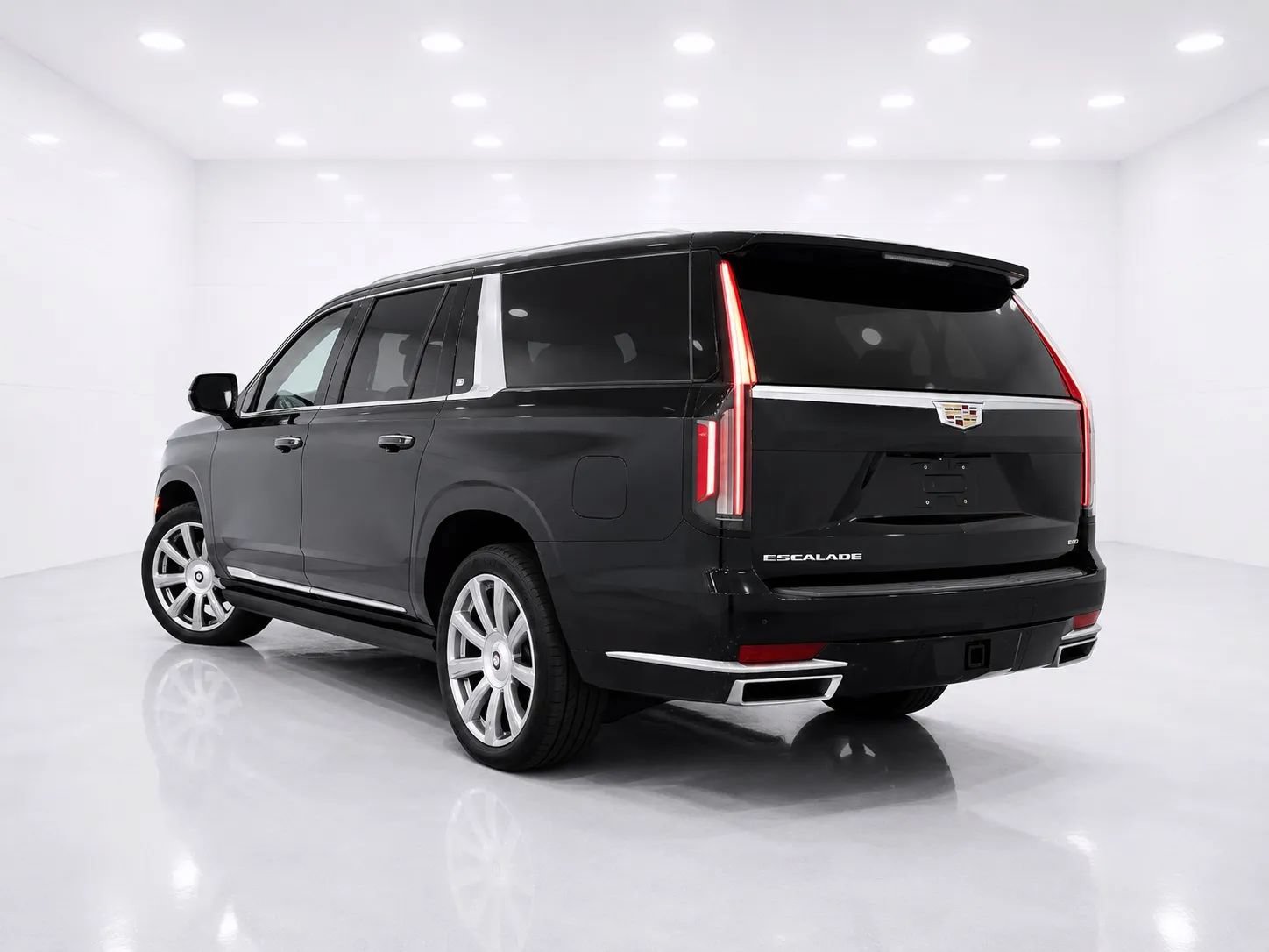 Used 2021 Cadillac Escalade ESV Premium Luxury Platinum AWD/4WD image 3