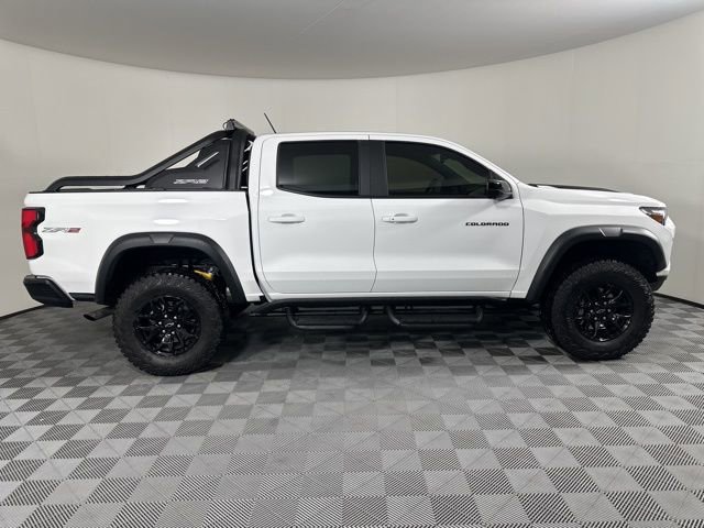 Used 2025 Chevrolet Colorado ZR2 w/ Midnight Edition image 2