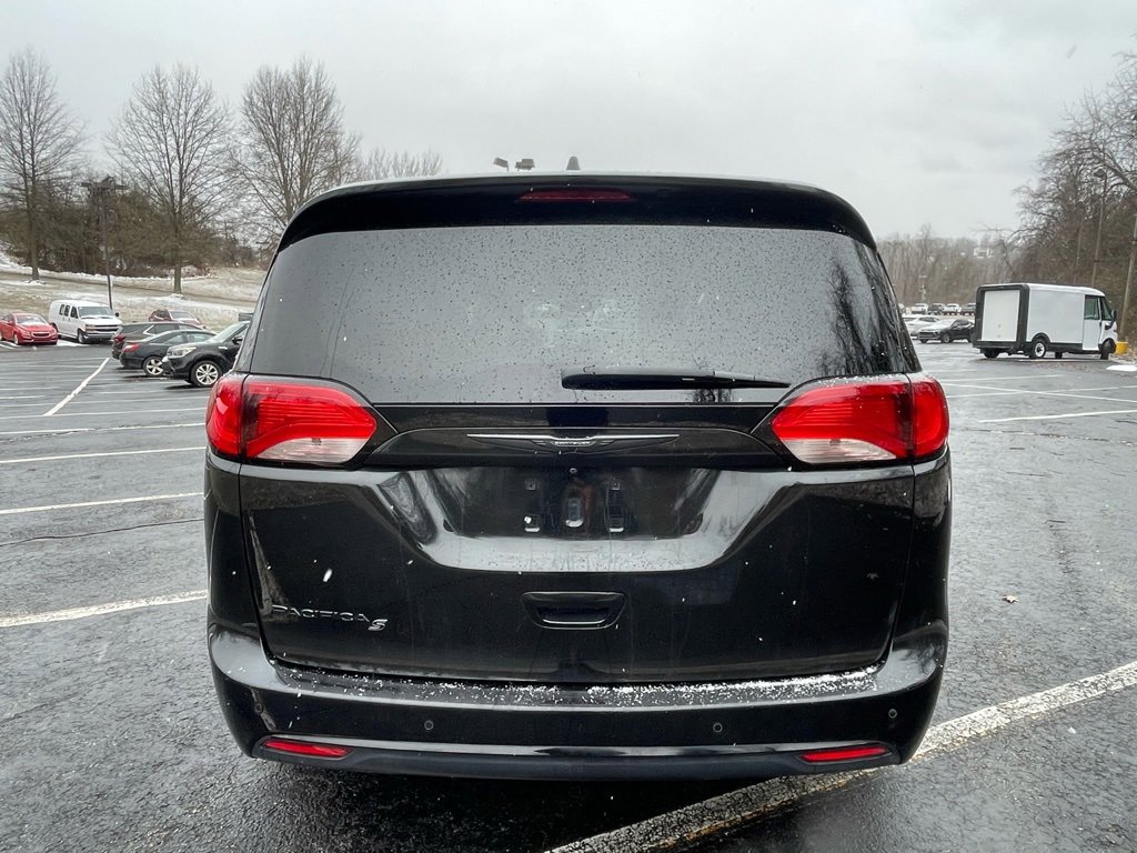 Used 2019 Chrysler Pacifica Touring-L Plus w/ Advanced Safetytec Group image 4