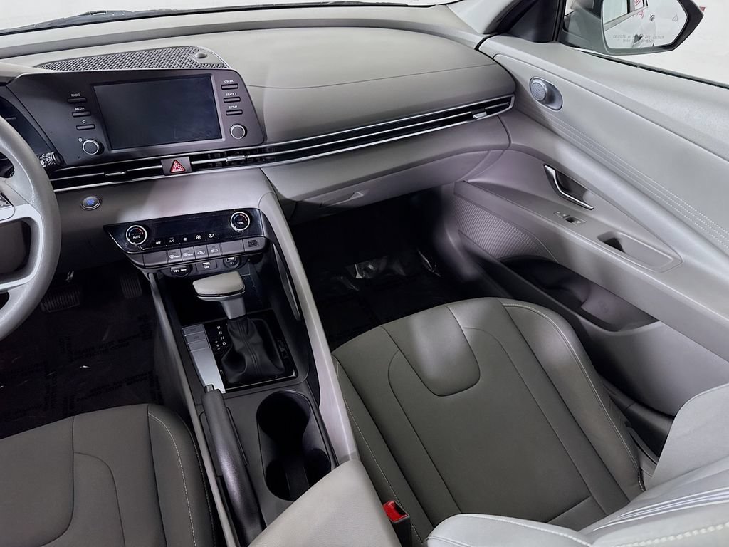 Used 2023 Hyundai Elantra SEL w/ Cargo Package FWD image 25