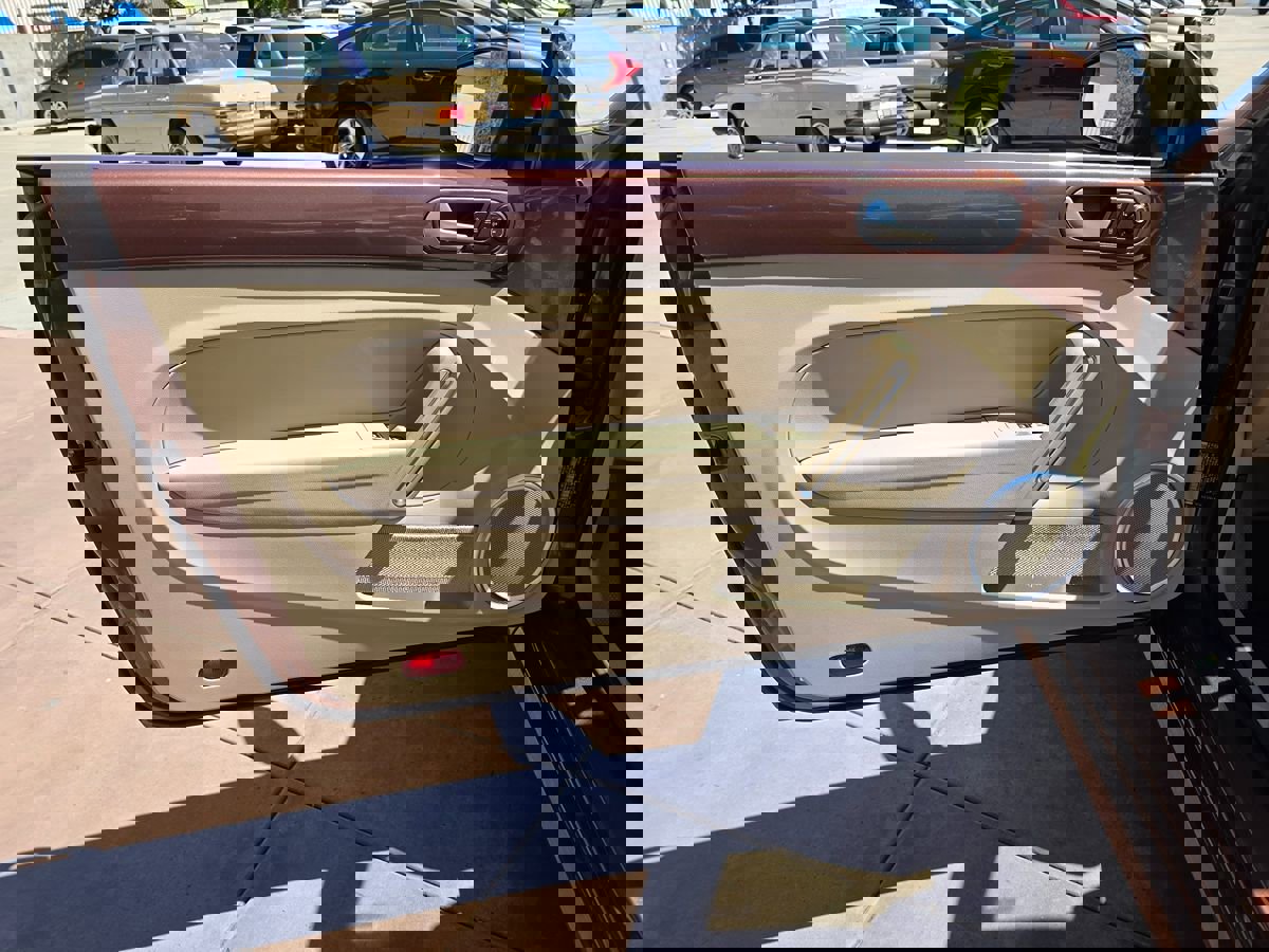 Used 2017 Volkswagen Beetle 1.8T SE FWD image 24