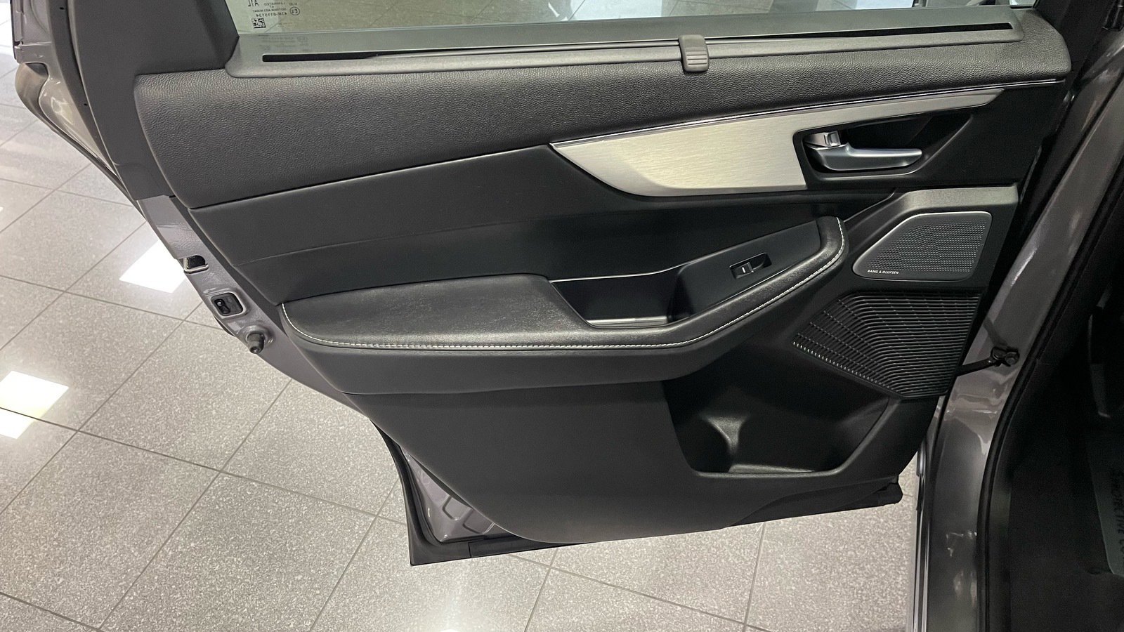 Used 2025 Acura MDX FWD w/ Technology Package image 32