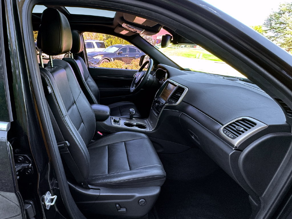 Used 2015 Jeep Grand Cherokee Limited w/ Luxury Group II AWD/4WD image 39