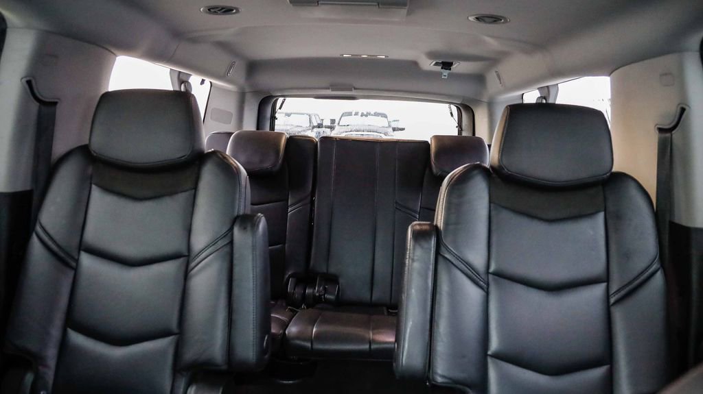 Used 2018 Cadillac Escalade ESV Premium Luxury image 28