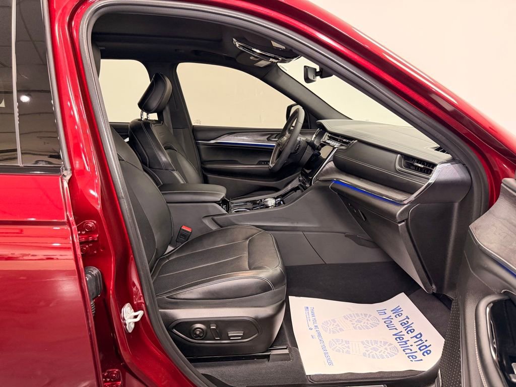 Used 2024 Jeep Grand Cherokee Overland image 11