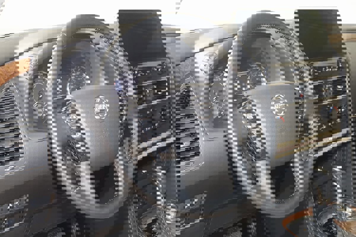 Used 2024 Nissan Armada SL w/ Captain's Chairs Package image 6