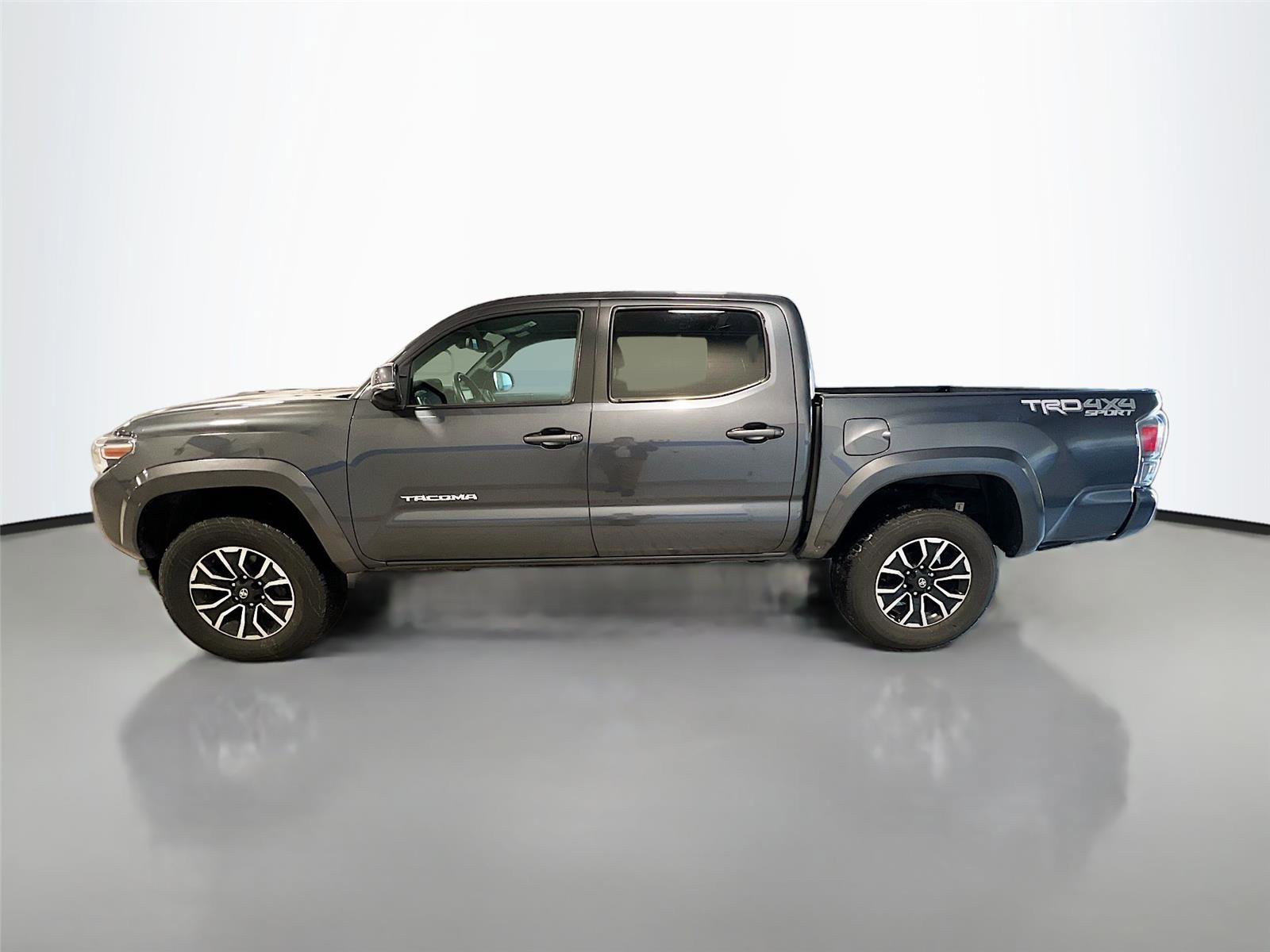Used 2023 Toyota Tacoma TRD Sport image 3