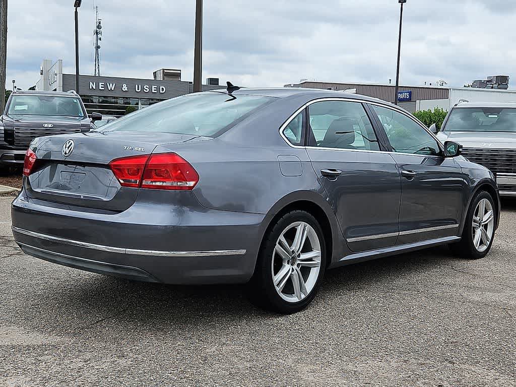 Used 2015 Volkswagen Passat TDI SEL Premium FWD image 3