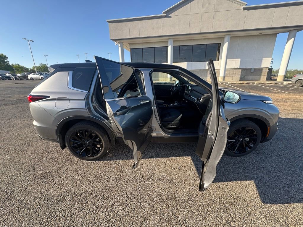 Used 2023 Mitsubishi Outlander SEL Black Edition AWD/4WD image 8