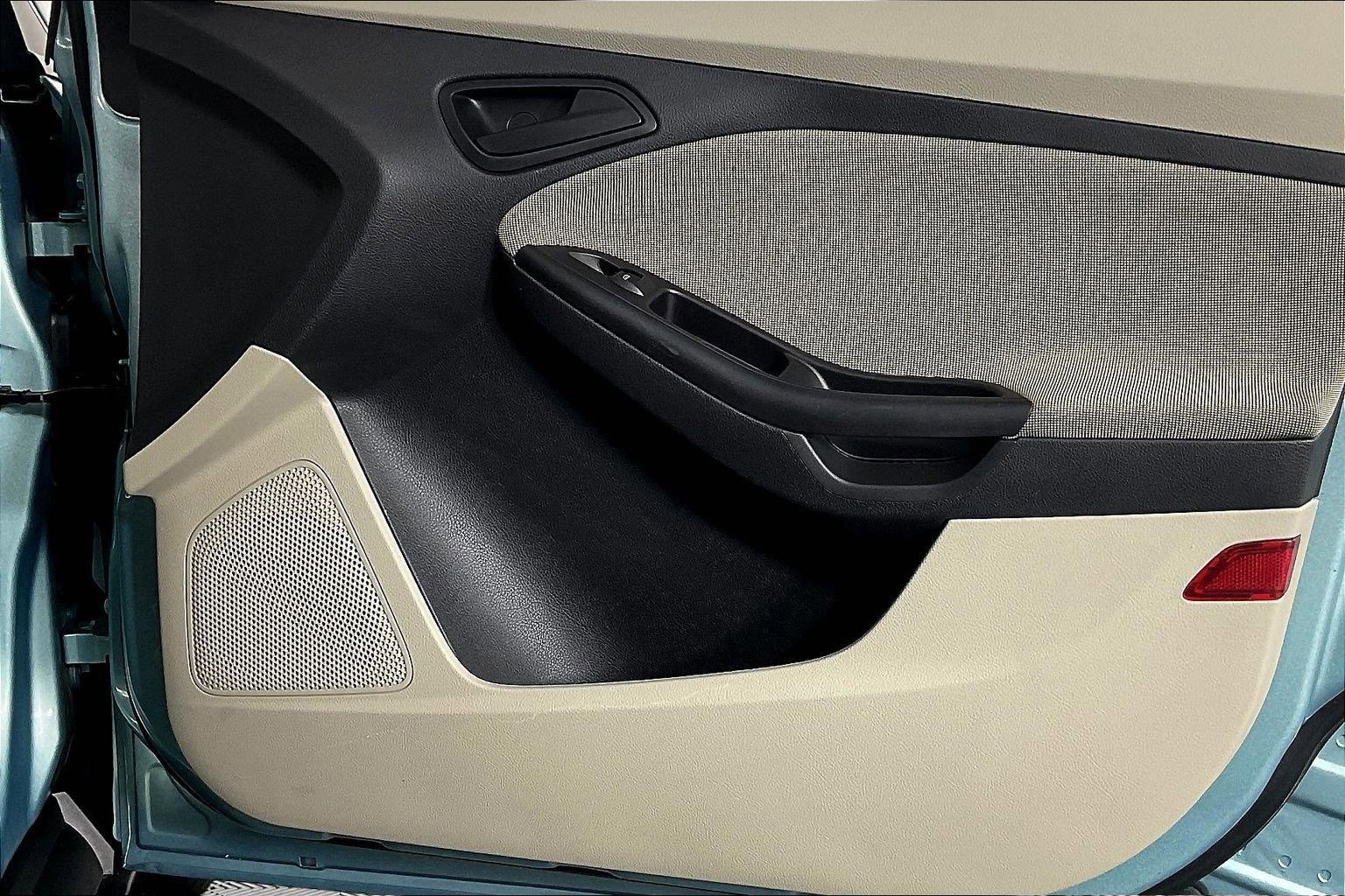 Used 2012 Ford Focus SE FWD image 25