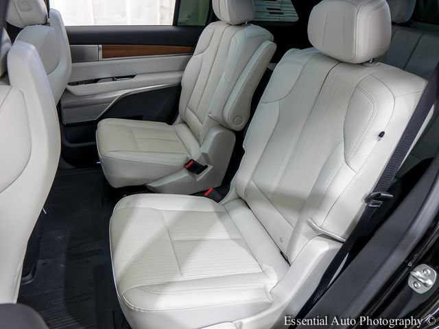 Certified 2026 Cadillac Vistiq Luxury AWD/4WD image 12