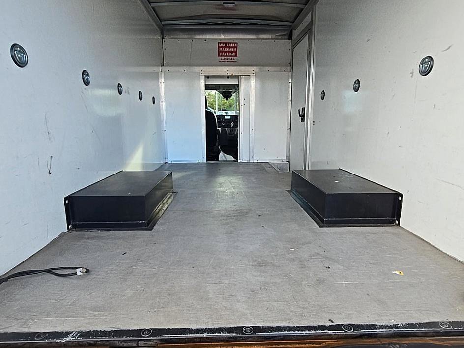 Used 2022 Ford Transit 350 DRW image 24