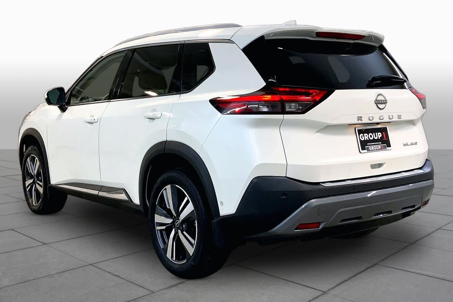 Used 2022 Nissan Rogue SL w/ SL Premium Package AWD/4WD image 11
