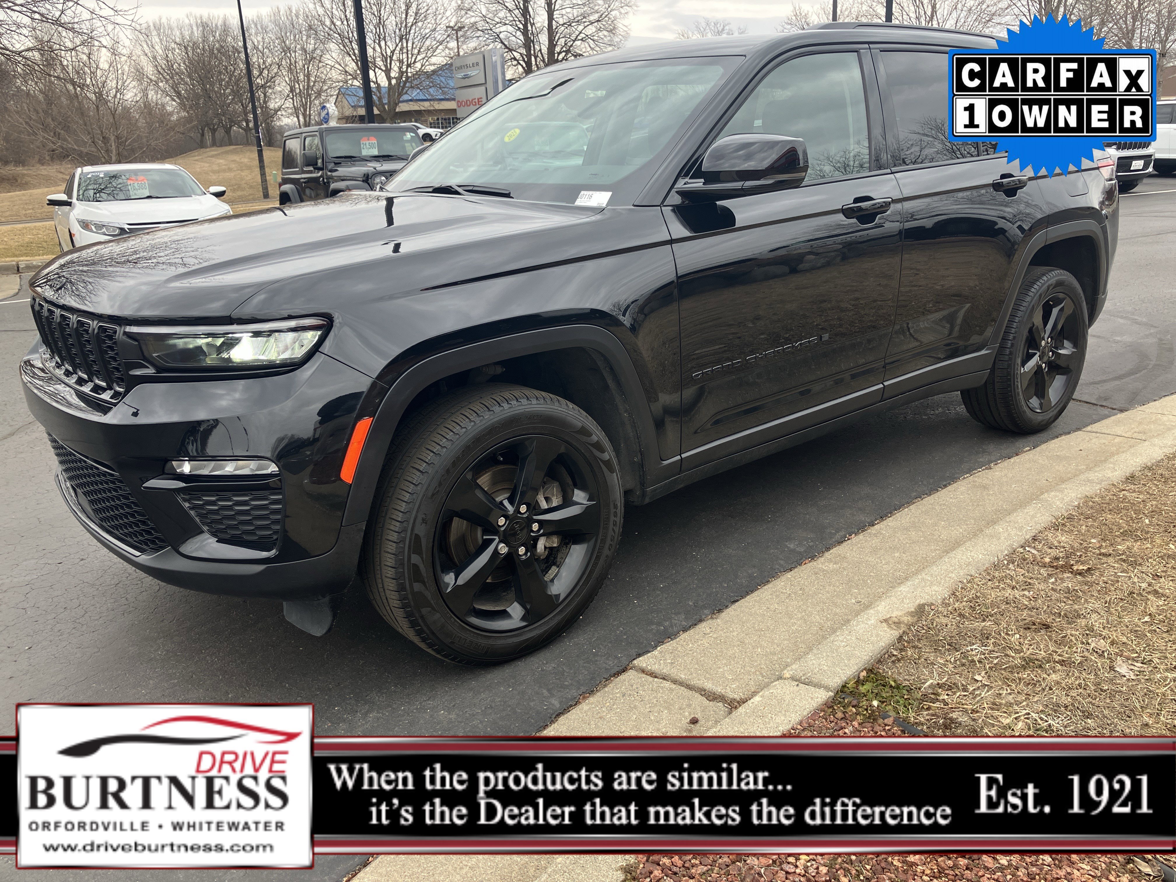 Used 2023 Jeep Grand Cherokee Limited w/ Black Appearance Package image 16