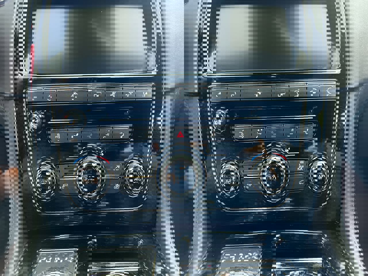 Used 2018 Jaguar XJ L Portfolio image 24