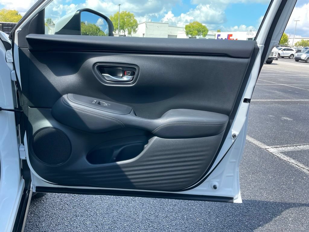 Certified 2025 Honda HR-V EX-L image 28