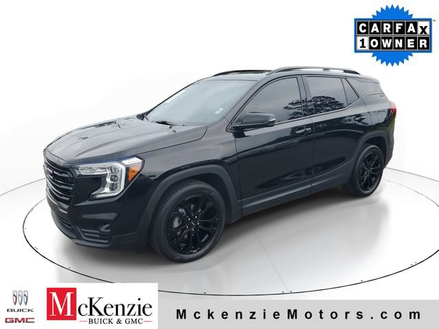Used 2022 GMC Terrain SLT w/ Elevation Edition FWD image 2