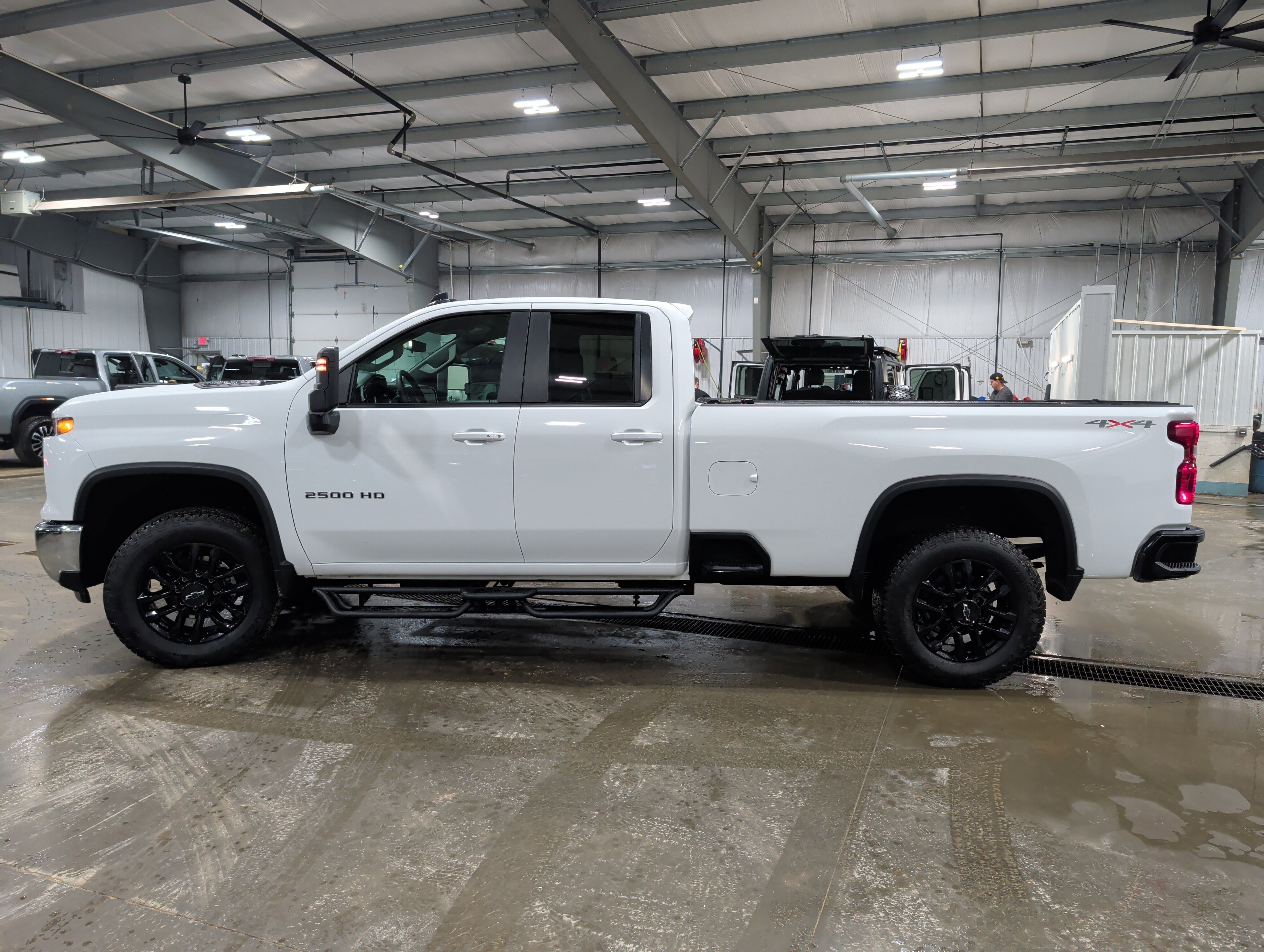 Used 2024 Chevrolet Silverado 2500 LT w/ Convenience Package image 5