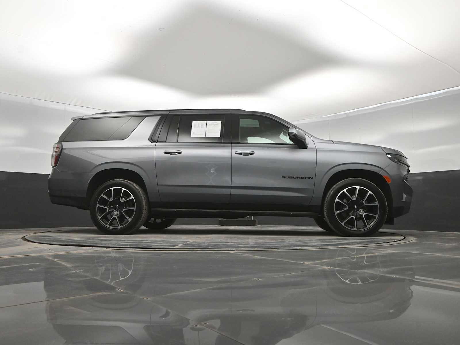 Used 2022 Chevrolet Suburban RST w/ Luxury Package AWD/4WD image 39