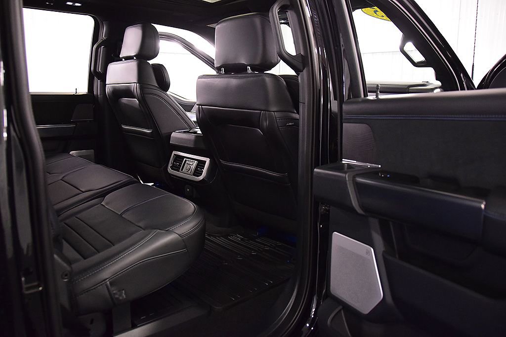 Used 2025 Ford F250 Platinum w/ Tremor Off-Road Package image 32