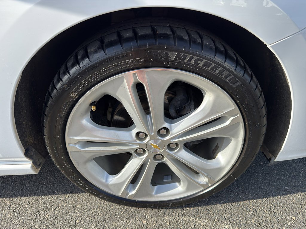 Used 2017 Chevrolet Cruze Premier image 35