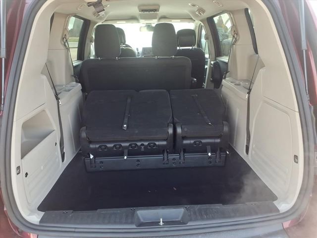 Used 2019 Dodge Grand Caravan SE w/ UConnect Hands-Free Group image 25