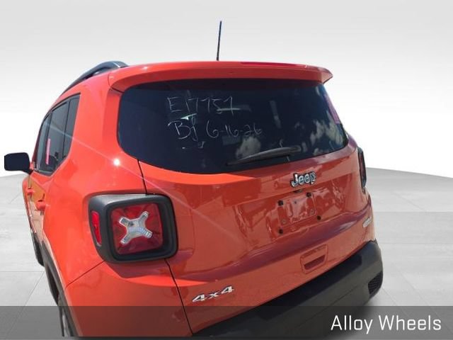 Used 2018 Jeep Renegade Latitude w/ Cold Weather Group AWD/4WD image 6