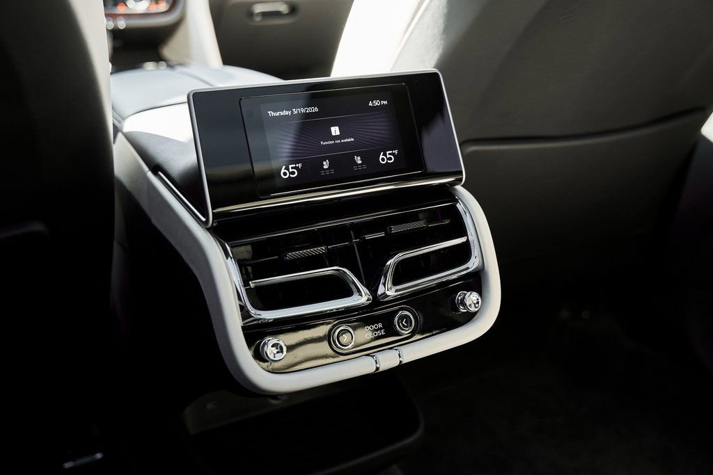 Used 2023 Bentley Bentayga Extended Wheelbase image 53