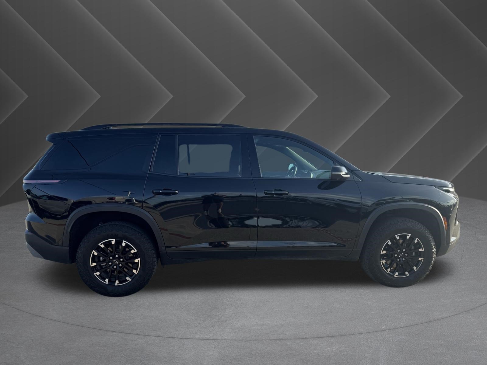 Used 2025 Chevrolet Traverse Z71 w/ Driver Confidence Package AWD/4WD image 5