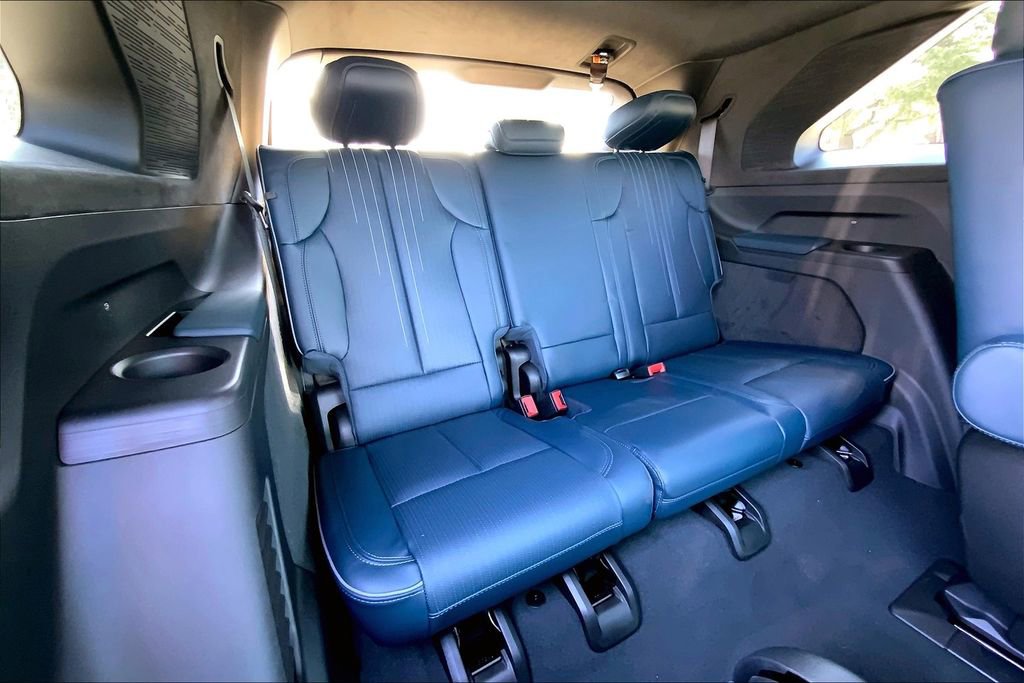 Used 2025 Cadillac Escalade IQ Luxury 2 image 28