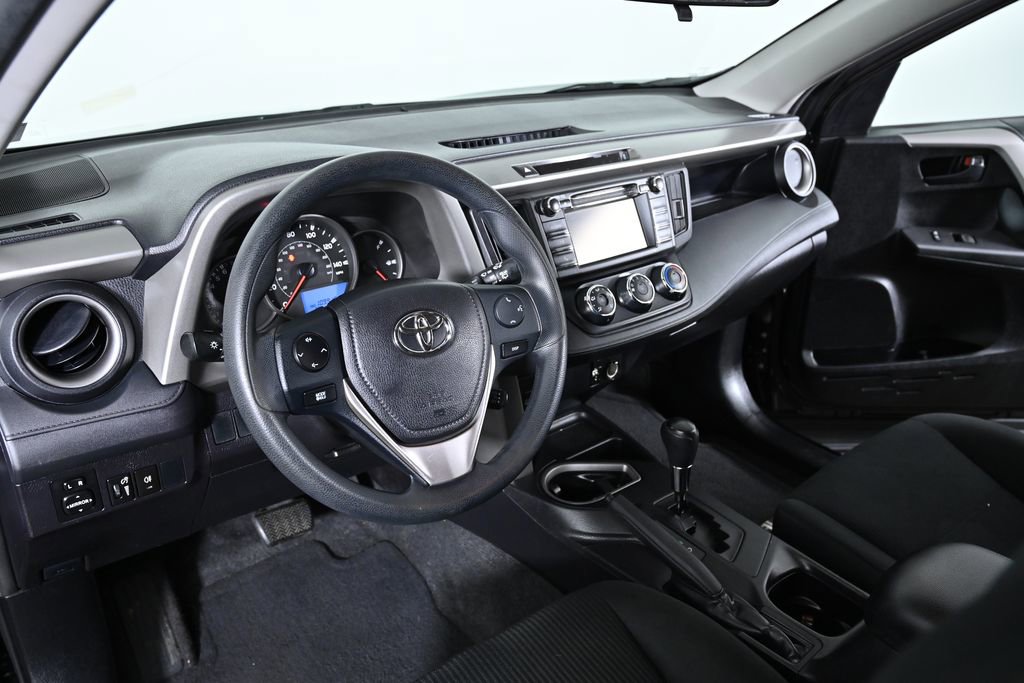 Used 2016 Toyota RAV4 LE FWD image 11