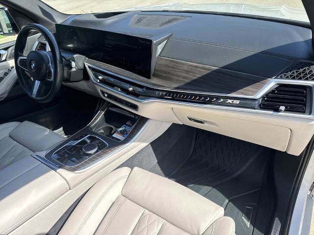 Used 2024 BMW X5 sDrive40i w/ M Sport Package RWD image 15