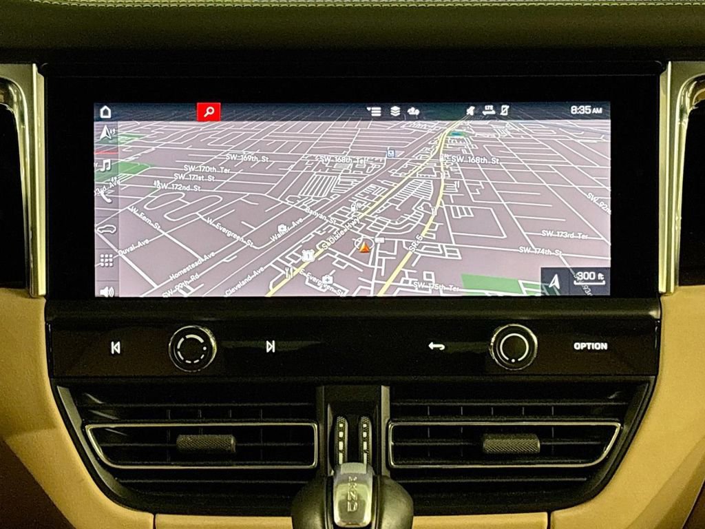 Used 2023 Porsche Macan S image 12