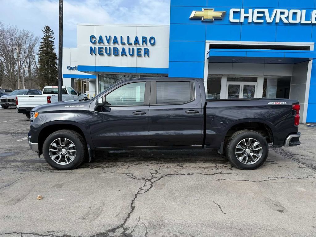 Used 2024 Chevrolet Silverado 1500 LT image 8