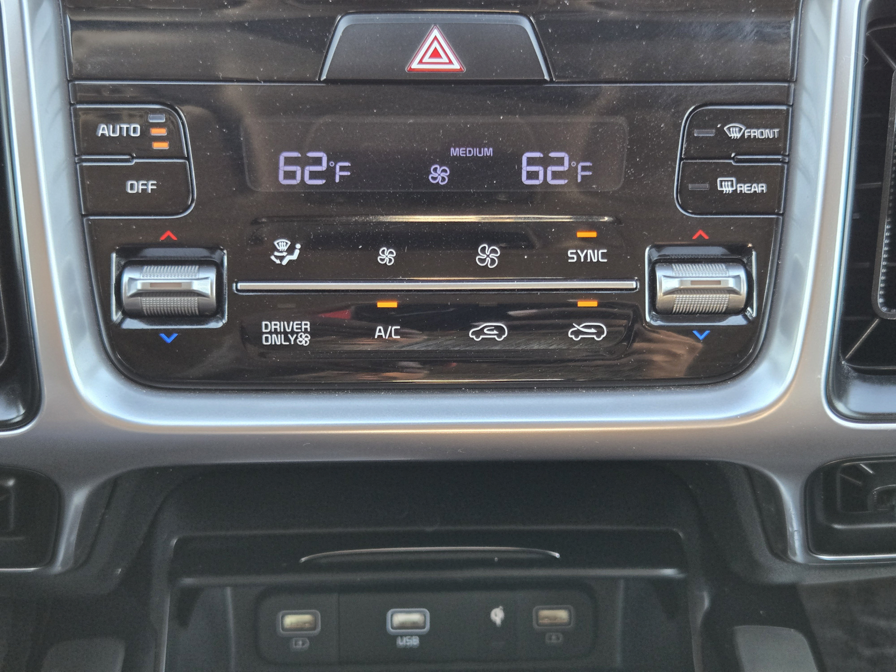 Used 2023 Kia Sorento EX w/ Panoramic Sunroof Package FWD image 19