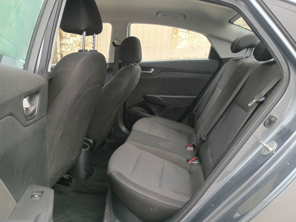 Used 2019 Hyundai Accent SE image 15