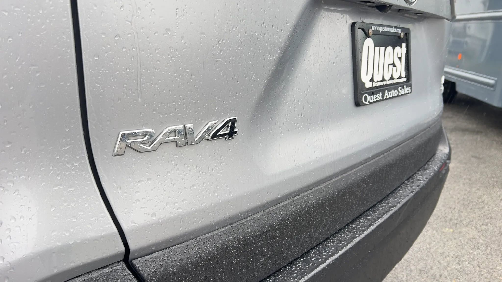 Used 2019 Toyota RAV4 LE w/ Carpet Mat Package image 13